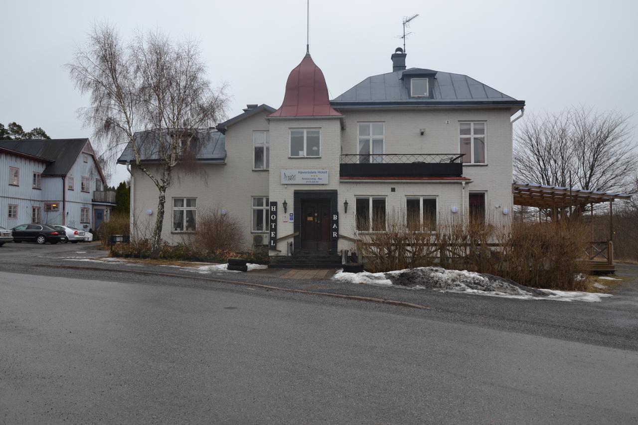 Haverodals Hotell Hallstavik Exterior photo