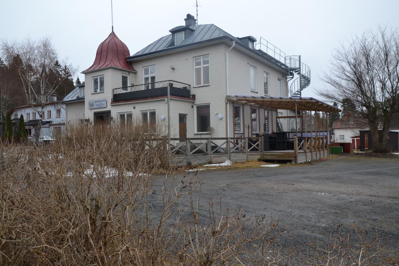 Haverodals Hotell Hallstavik Exterior photo